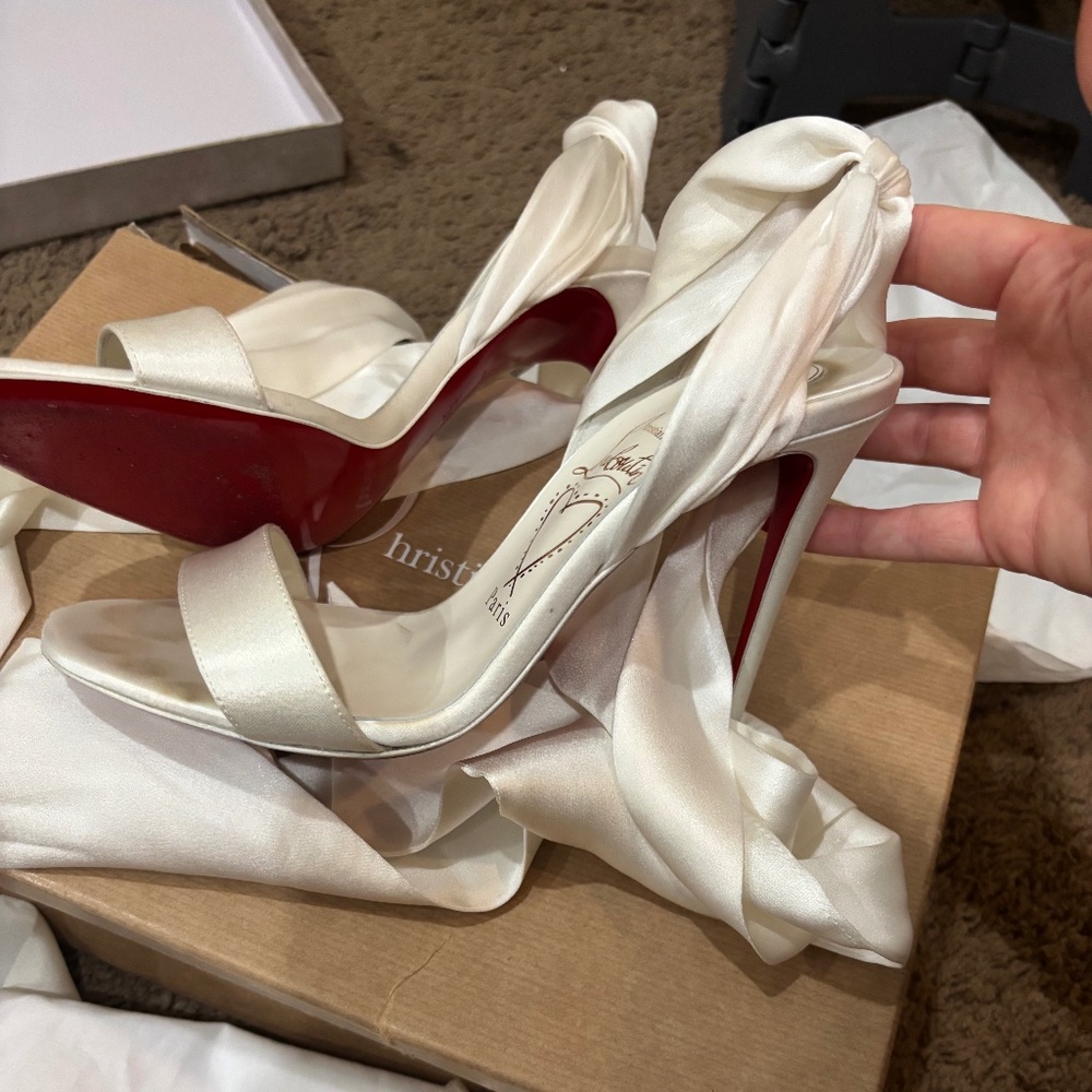 Christian Louboutin sandale du desert heels